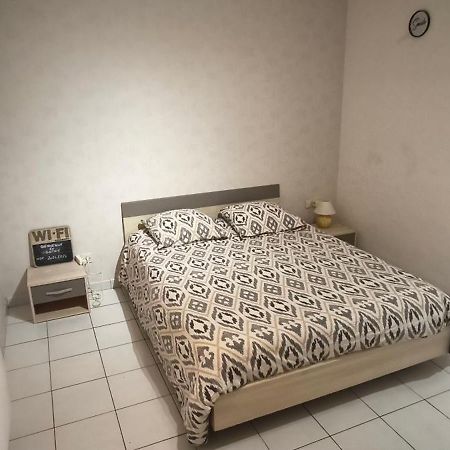 Bienvenue En Gatine Apartment Le Retail Exterior photo